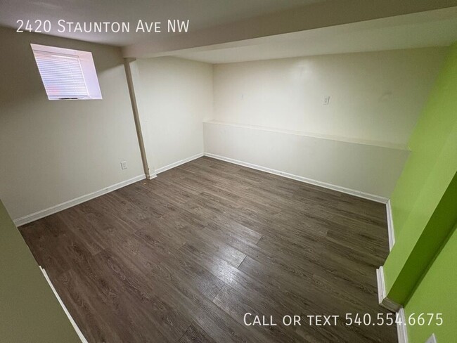 Building Photo - 4 Bed 2 Bath House off Orange Ave! (EXCUSE...