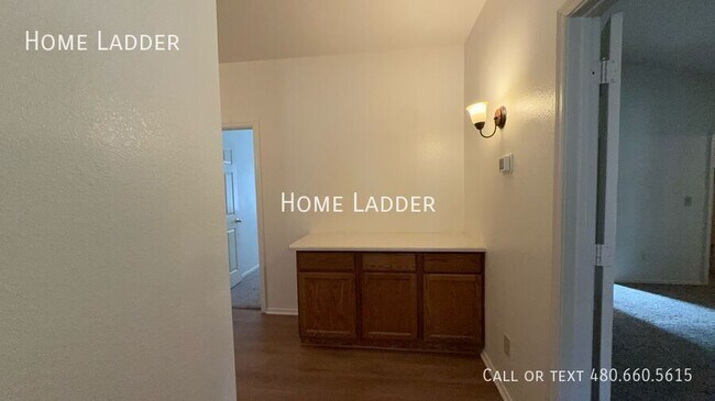 Building Photo - 440 N Leoma Ln