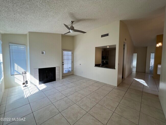Building Photo - 6451 N Tierra De Las Catalinas