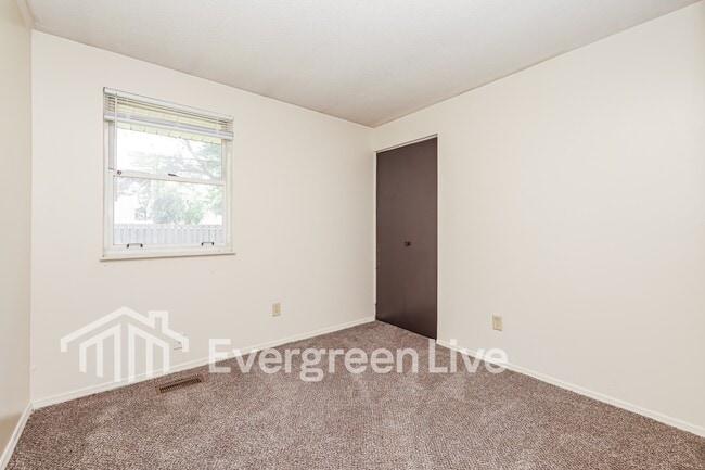 Building Photo - 8178 Mt Hood