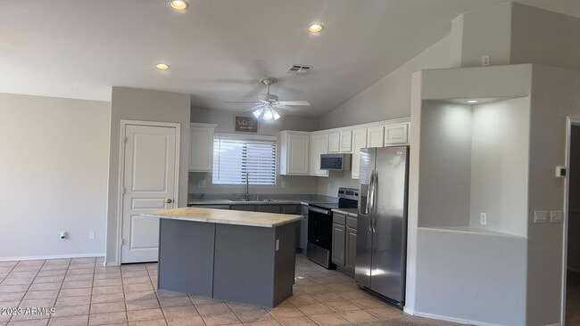 Building Photo - 6427 W Villa Linda Dr