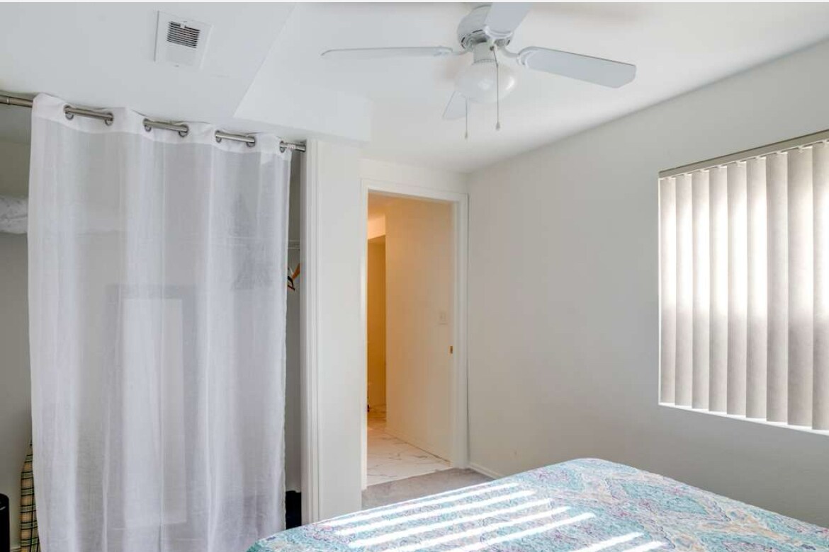 Building Photo - 5357 S Liverpool Way