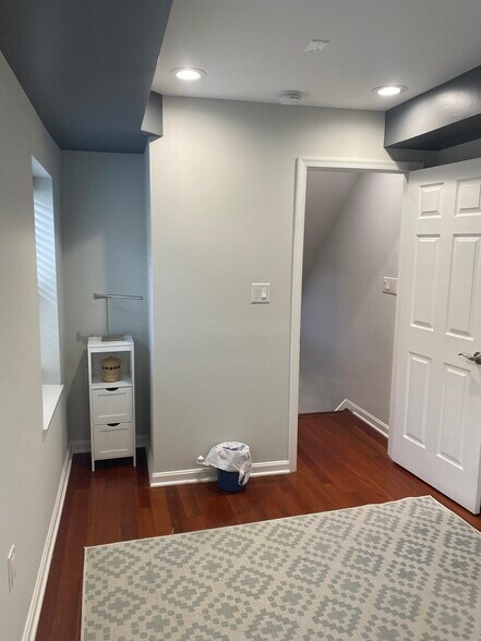 2nd floor bedroom 2 - 924 S Robinson St