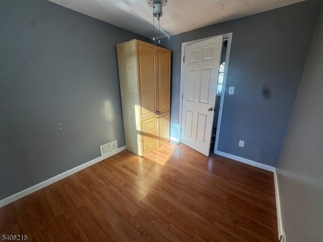 Building Photo - 2505 Girard Pl