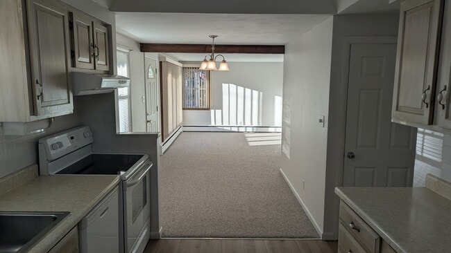 Building Photo - ***Please Respond Directly to the Online Listing, Calls May Not Be Returned***