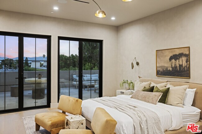 Building Photo - 14273 Greenleaf St