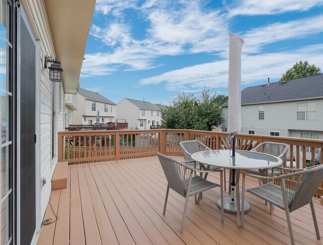 Building Photo - Beautiful 4 BR/3.5 BA Single-Family Home i...