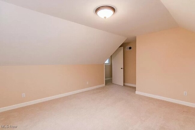 Building Photo - 2961 Archwood Pl