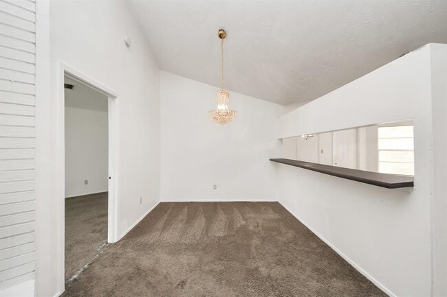 Building Photo - 13610 Piney Oaks Dr