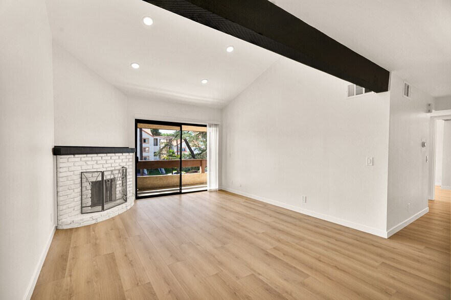 Building Photo - 15155 Sherman Way