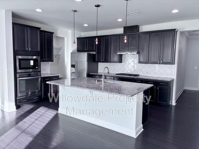 Building Photo - 1056 Midvale Ave