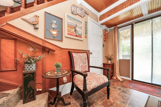 Building Photo - 17018 Water Oak Dr