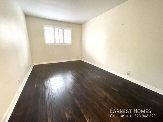 Building Photo - 3480 Barham Blvd