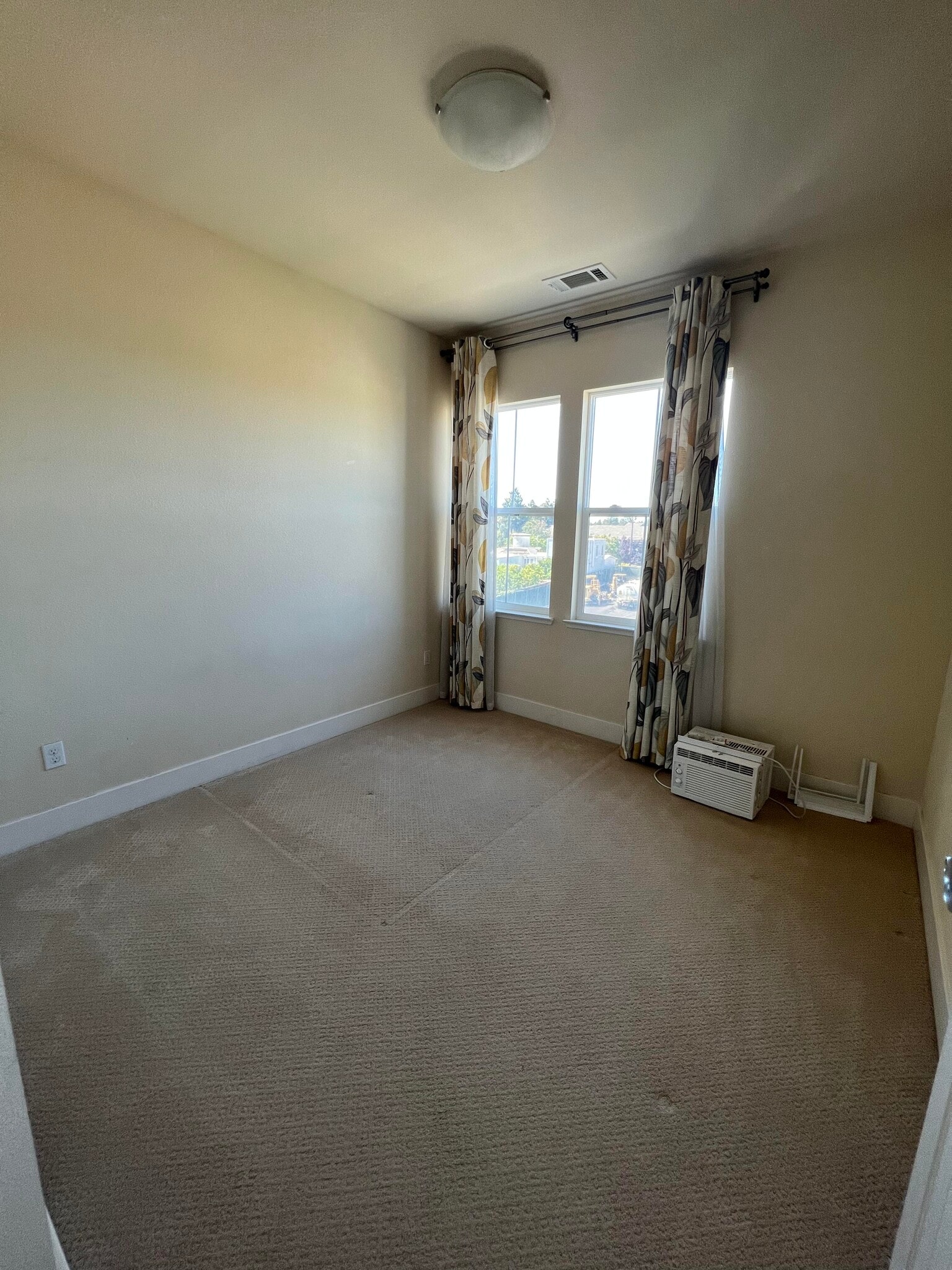 bedroom on 3rd floor - 918 Arietta Dr