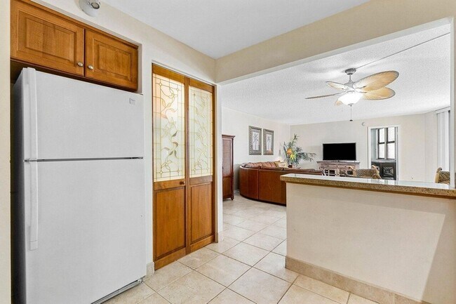 Building Photo - 2800 N Ocean Dr