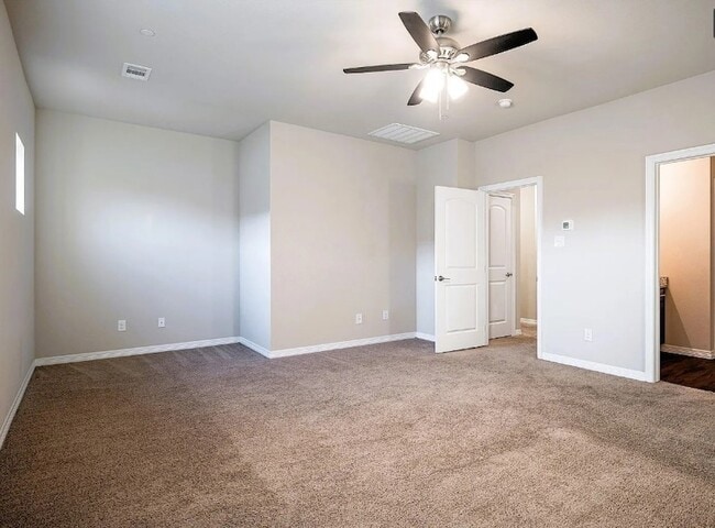 Building Photo - 117 Springtree St