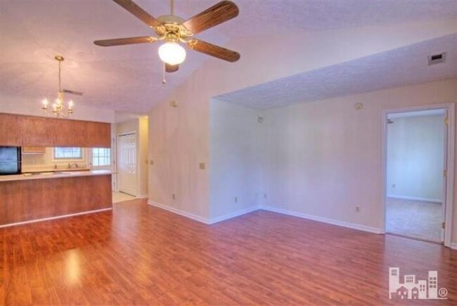 Building Photo - Ogden/Gordon Rd/Alamosa Place. Garage, fen...