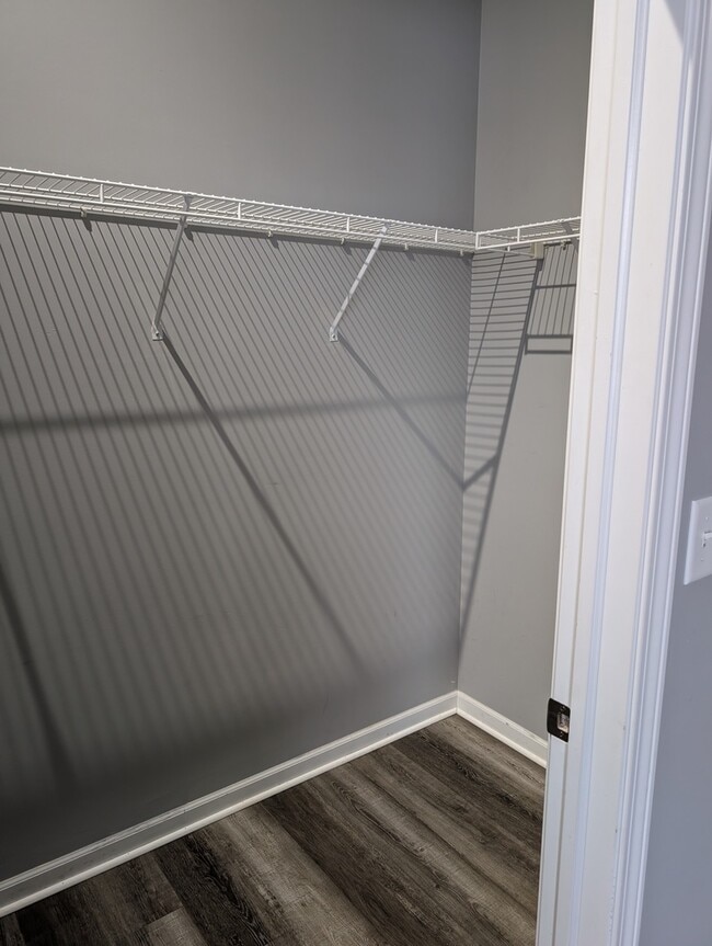 Building Photo - 1966 Alinda Ave