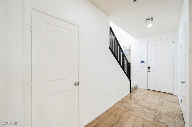 Building Photo - 5484 Sentinel Point Ct