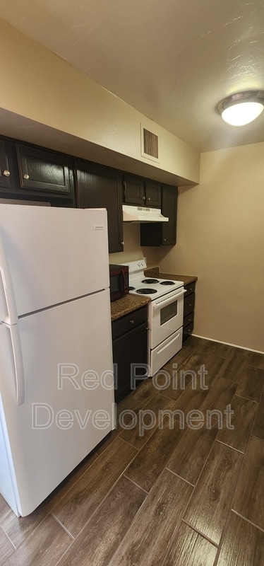 Building Photo - 3932 E Hayhurst Ln