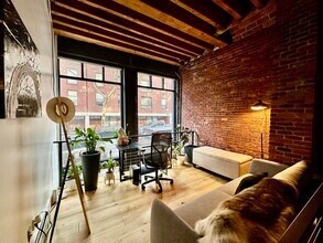 Building Photo - 122 Fulton St