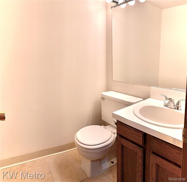 Building Photo - 808 Jones Dr