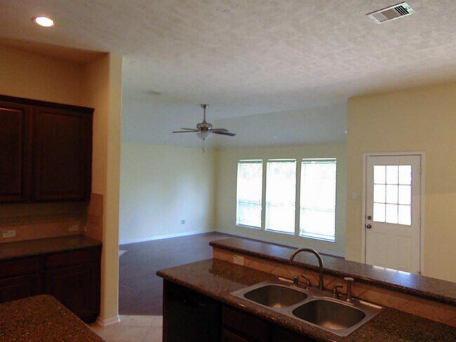 Building Photo - 5023 Parkcanyon Ln