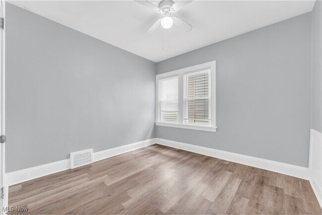 Building Photo - 3420 W 117th St