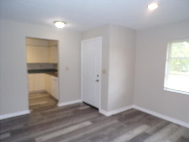 Building Photo - 1088 Melville Rd