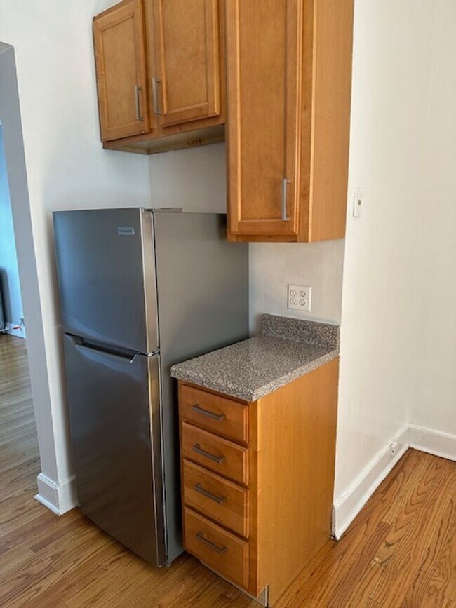 Building Photo - East Edgewater Two Bedroom