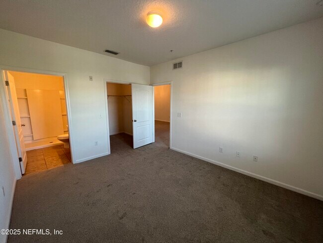 Building Photo - 4908 Key Lime Dr
