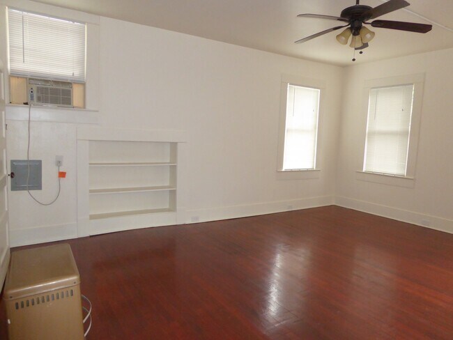 Building Photo - Studio loft in Alta Vista