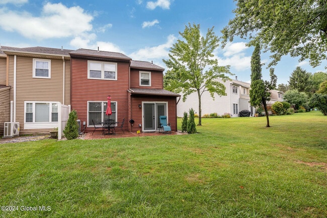 Building Photo - 15 Stirrup Dr