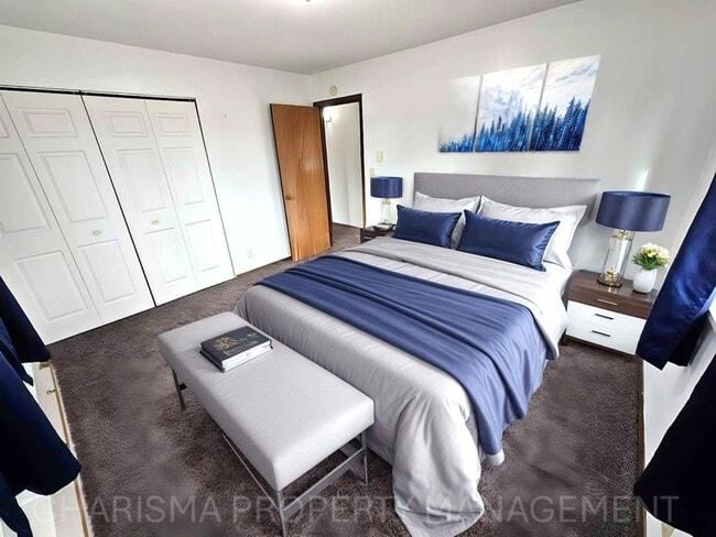 Building Photo - 2 BD, 1 BA in Garretson - Small Town Living Near Big City Amenities