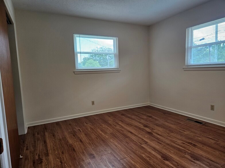 master bedroom - 303 S Germantown Rd