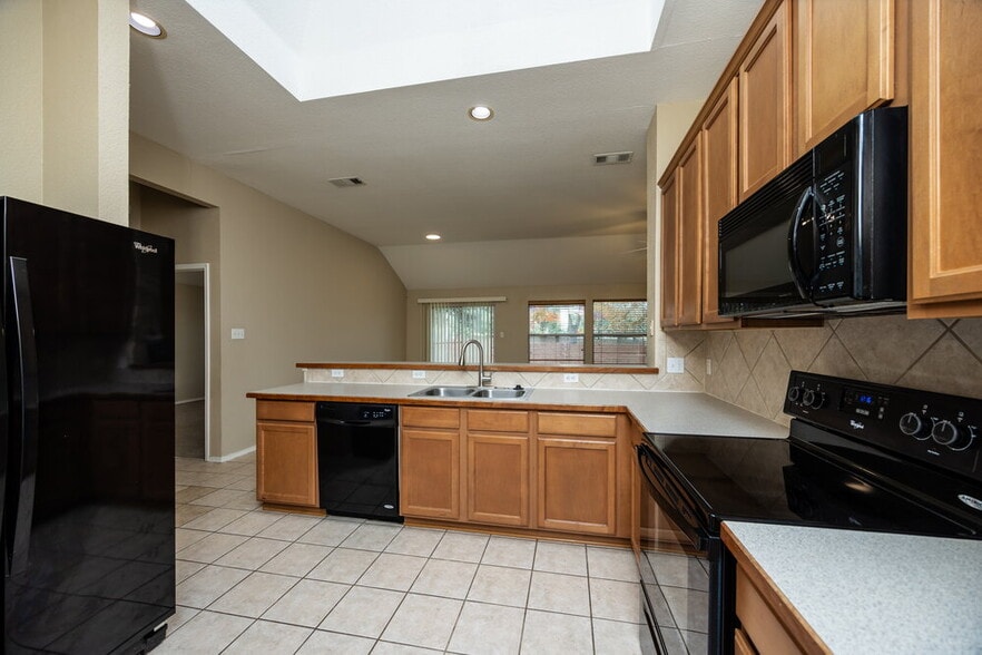 Building Photo - 3704 St Johns Dr