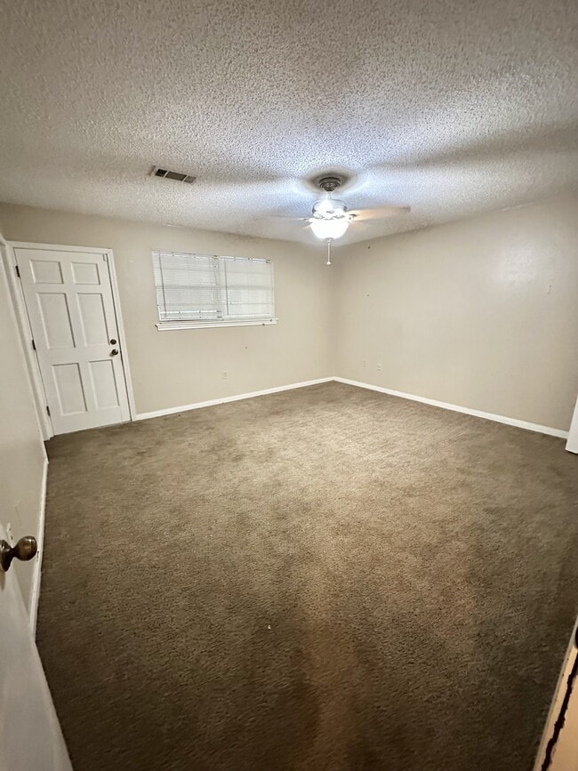 Building Photo - 3572 Madeira Dr