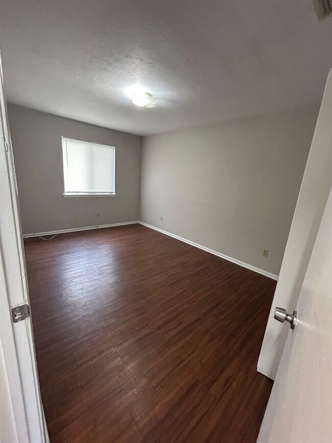 Building Photo - 1445 Willow Bend Way