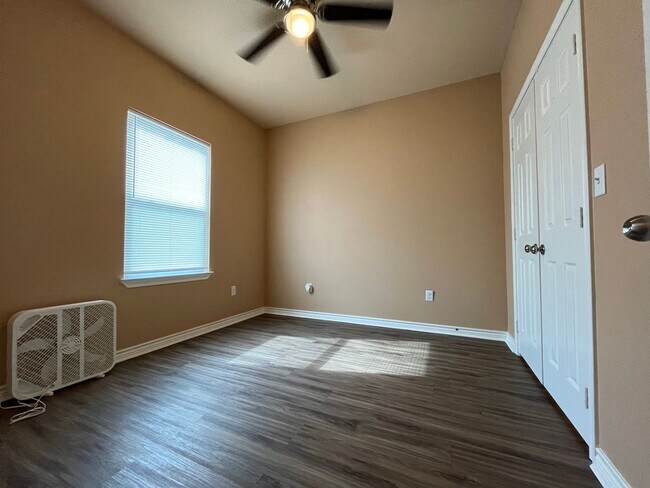 Building Photo - 12885 County Rd 433