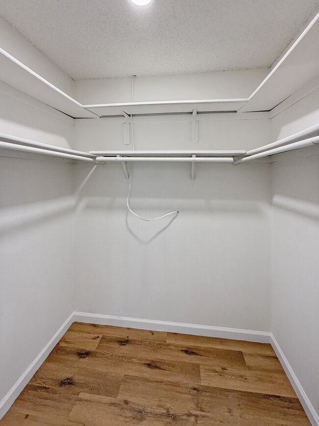 Building Photo - 202 2nd St