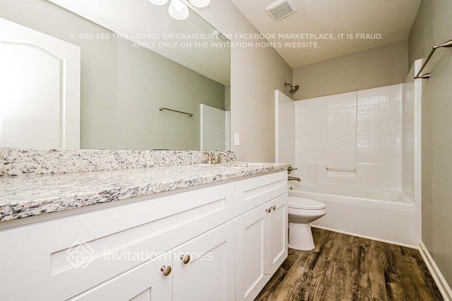 Building Photo - 2812 Harcourt Dr