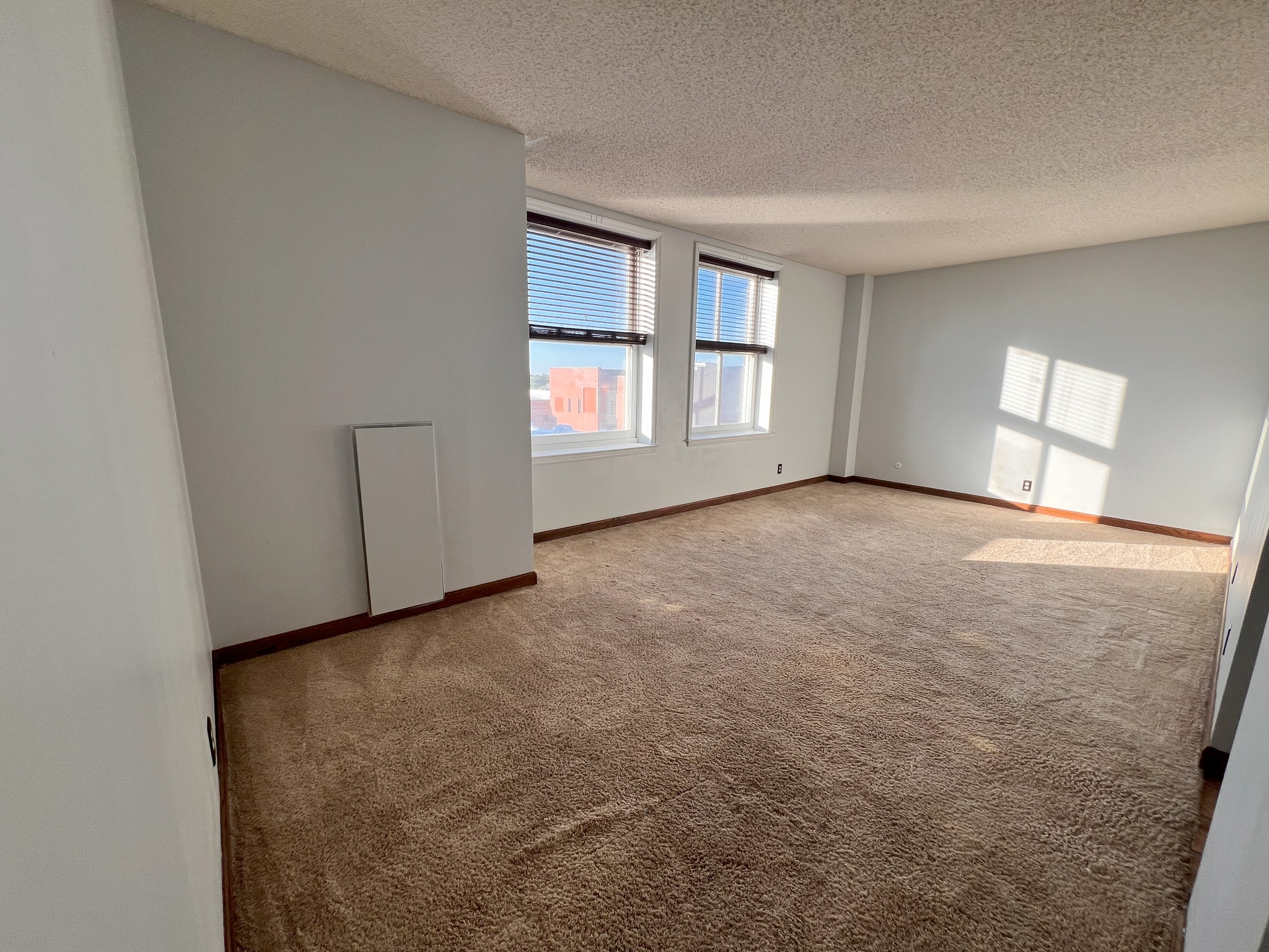 Building Photo - 123 N Locust St