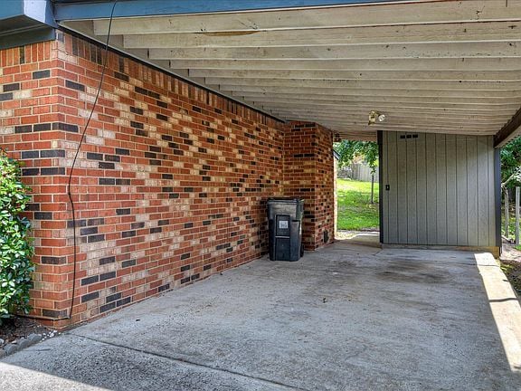 Building Photo - 904 Big Hunt Rd