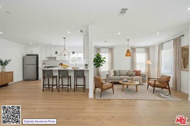 Building Photo - 7832 Croydon Ave