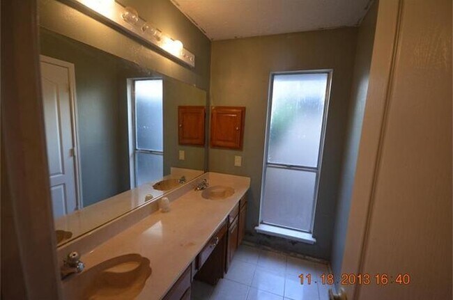 Building Photo - 1418 Hunters Park Dr