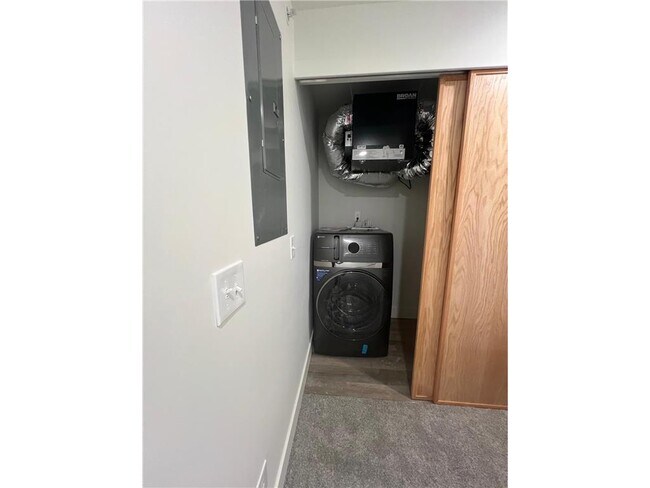 Building Photo - 131-137 W 46th St