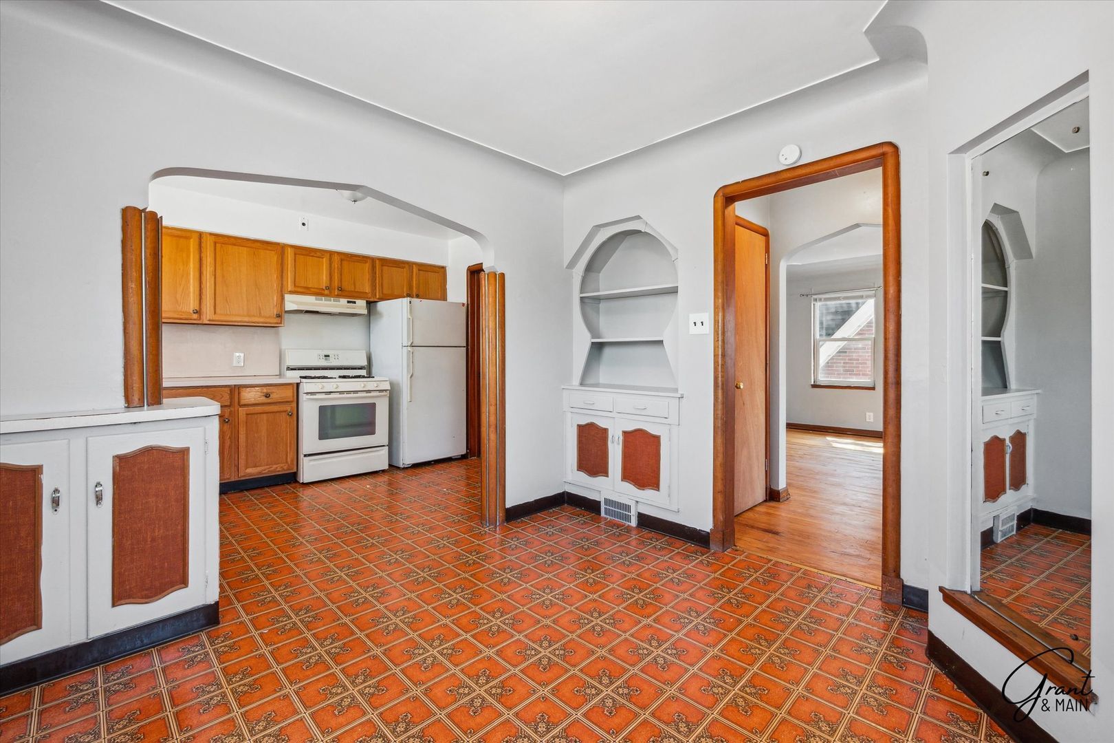 Building Photo - 5074/5076 Chalmers - Alejandro Soto