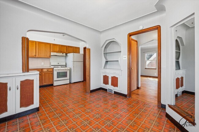 Building Photo - 5074/5076 Chalmers - Alejandro Soto