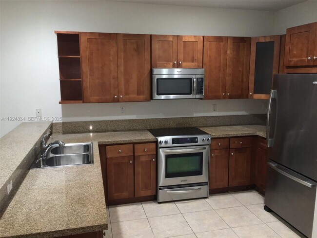 Building Photo - 7540 NW 114th Pl