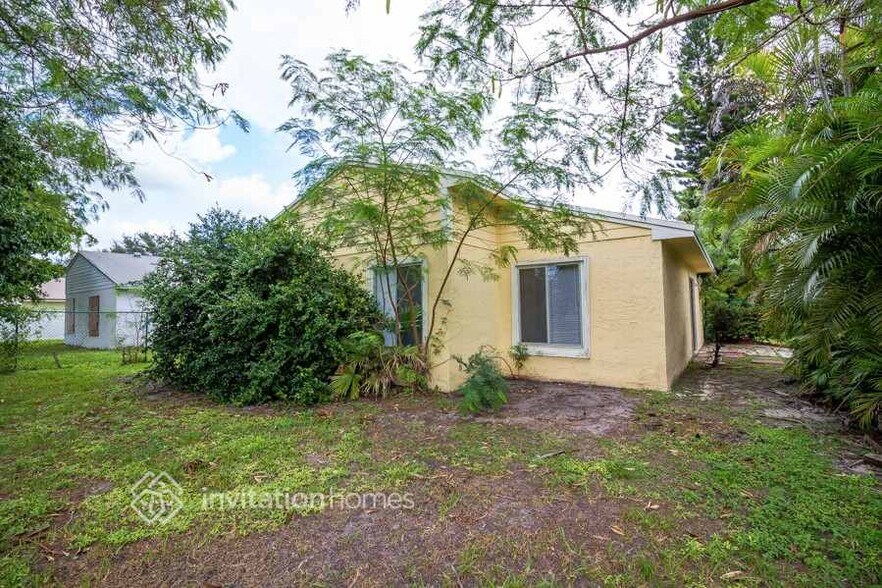 Building Photo - 8447 Red Wagon Ln